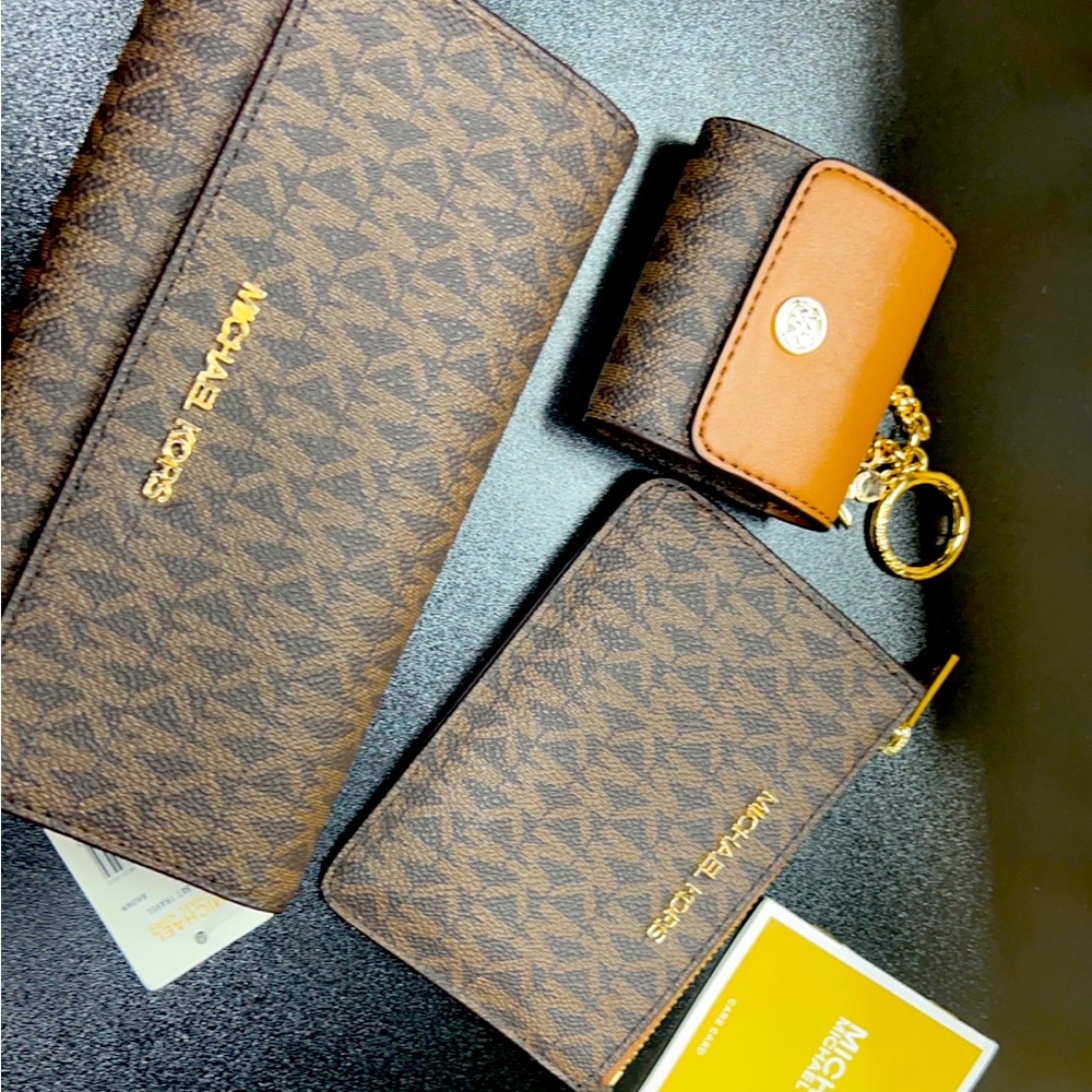 Wallet/ mini wallet/ AirPod case